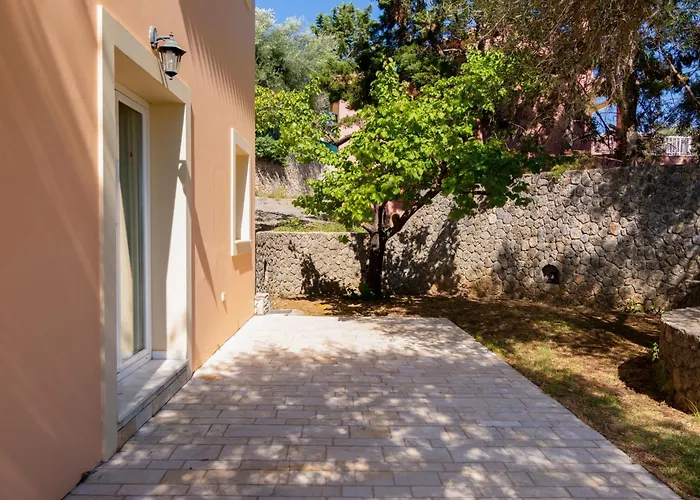 Odyssey Vila Dassiá